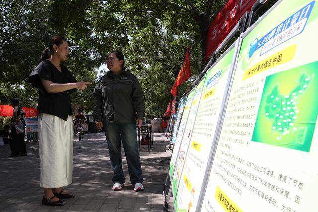 您家電表跑得快？世界計量日，博愛供電現(xiàn)場答疑:電表計量箱